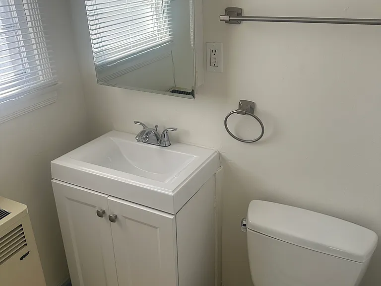 959 Gayley Ave #19 — Photo 9