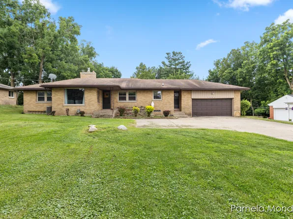 3062 Leonard St NW, Grand Rapids, MI 49504