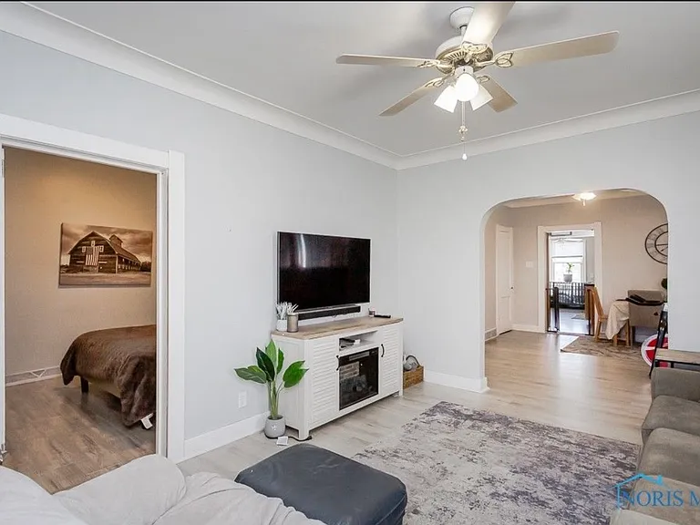 2230 Caledonia St — Photo 3