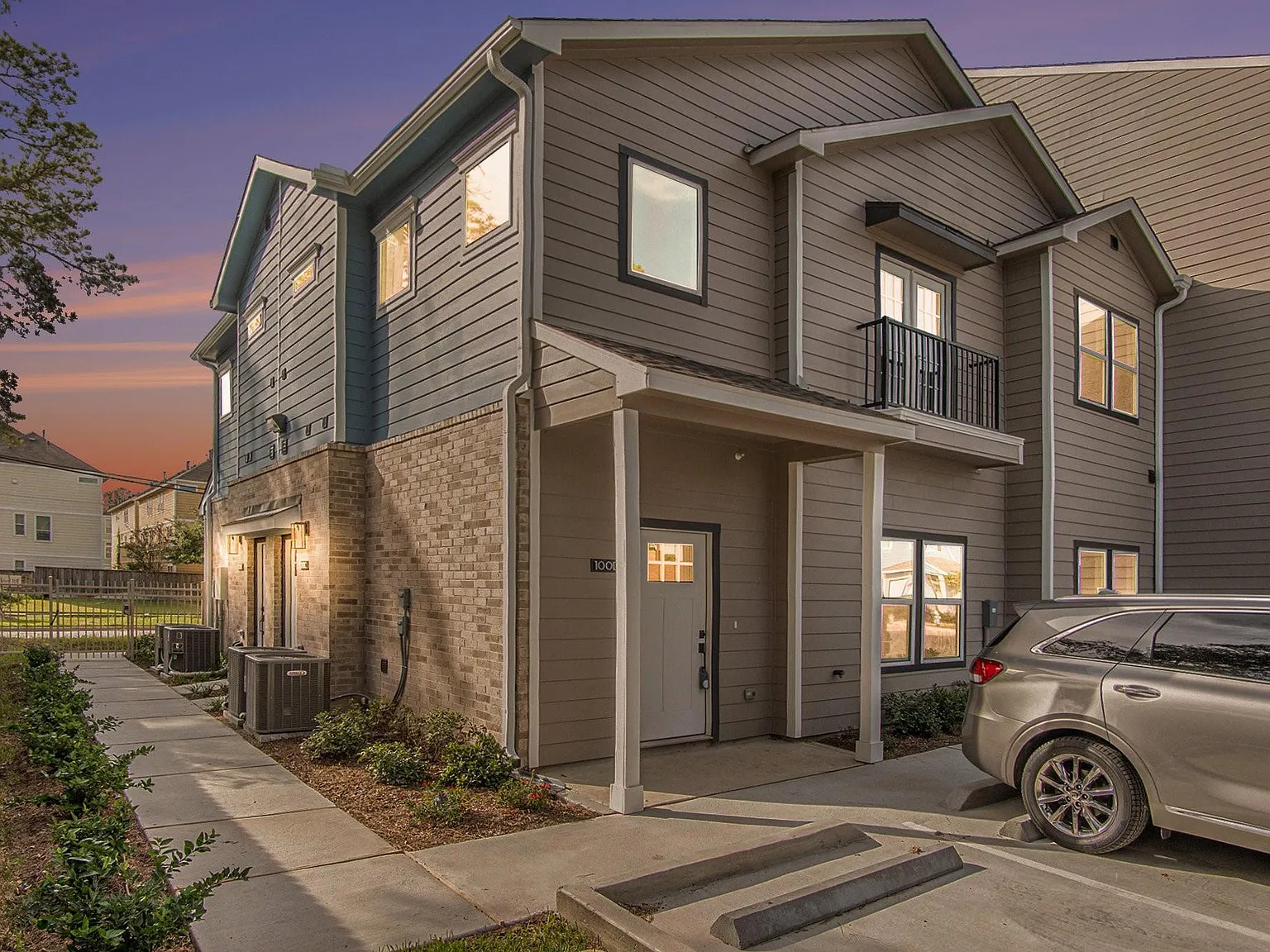 1 bed, 1.0 bath, 650 sqft, $1,525 — Photo 1