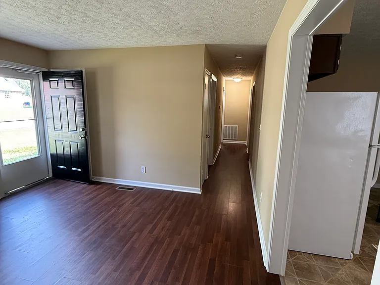 155 Windy Cir — Photo 4