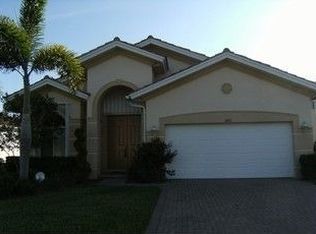 1872 Par Dr, Naples, FL 34120