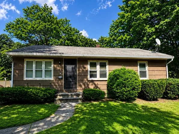 37 Mount View Dr, Clinton, MA 01510
