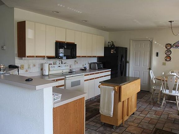 2nd image of 7165 Alamanda Blvd W