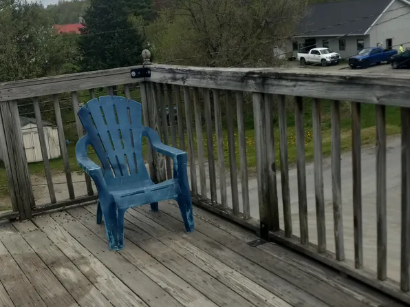 24 Pleasant St #3, Lyndonville, VT 05851