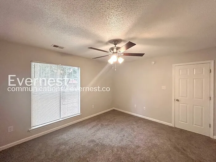 10721 Ridgefield Dr — Photo 8