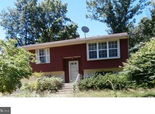 33 Woodshire Dr, Sicklerville, NJ 08081