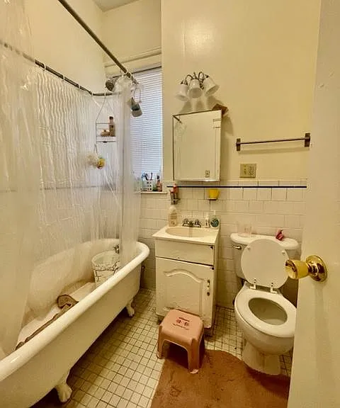 112 Queensberry St #2 — Photo 2
