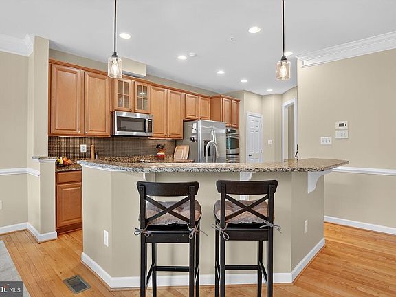 5th image of 58 Sharpstead Ln