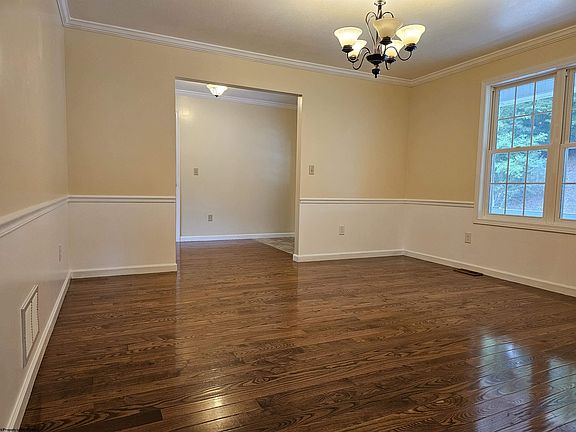 3rd image of 377 Deer Creek Ln