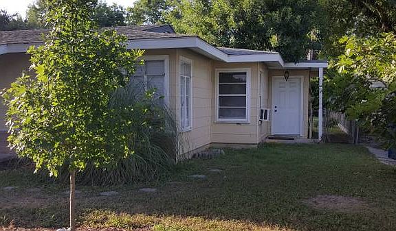 2nd image of 611 Edgebrook Ln