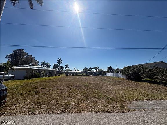 2nd image of 1930 SE 37th St