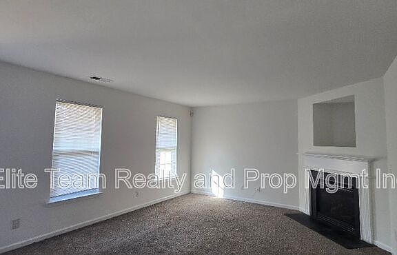 4th image of 5320 Peach Place Ln