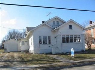 107 E Jefferson St, Warren, IL 61087