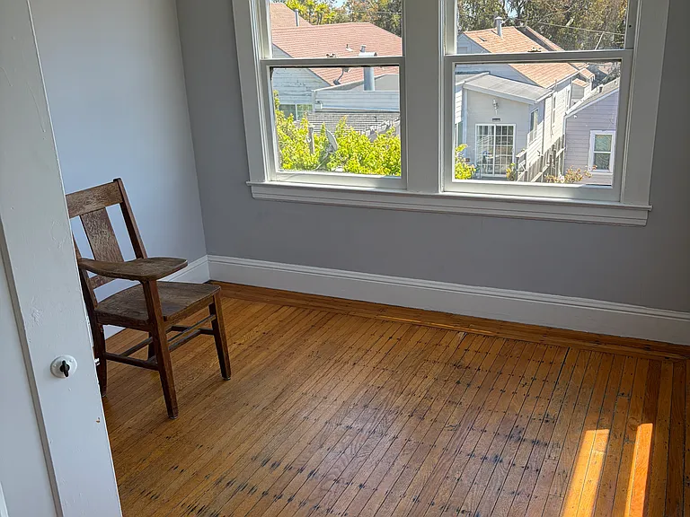 35 Majestic Ave — Photo 12