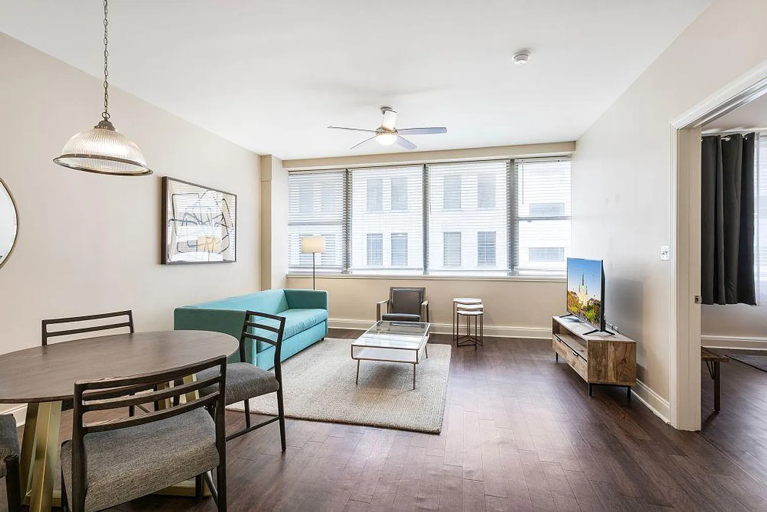 1 bed, 2.0 bath, 430 sqft, $4,233 — Photo 4