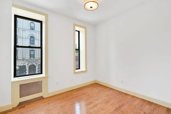 Rented by MNS | media 5