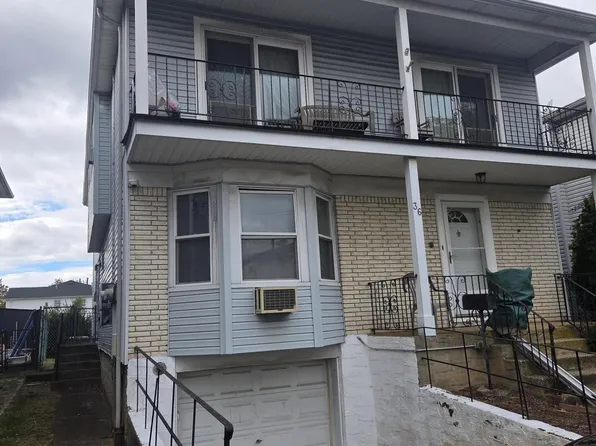36 Woodcrest Rd, Staten Island, NY 10303
