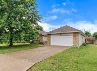 735 N White Rock Avenue, Republic, MO 65738