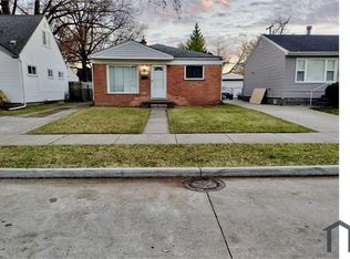 864 E Barrett Ave, Madison Heights, MI 48071