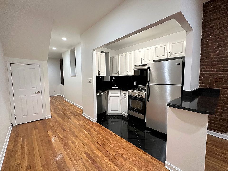 1st image of 149 E 81st St #1L
