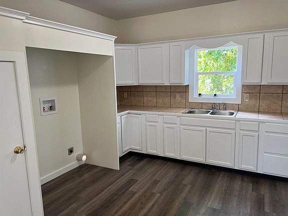 5th image of 211 W Jefferson Ave