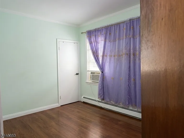 521 Pennington St — Photo 4