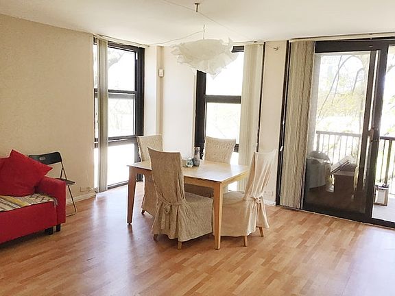 3rd image of 3041 S Michigan Ave Unit 301