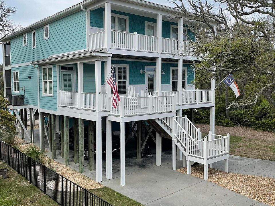 1st image of 124 W Pelican Drive