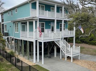 124 W Pelican Dr, Oak Island, NC 28465