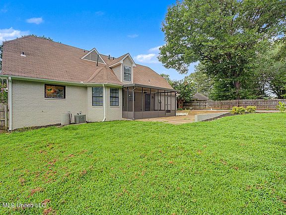 5th image of 7140 Amberwood Dr