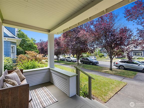 4th image of 1705 Hoyt Avenue