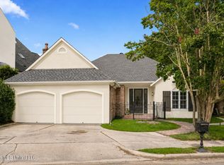 22 Autumn Hill Ct, Jackson, MS 39211