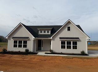 23 Henderson Rd, Gray Court, SC 29645