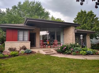 120 5th St, Neenah, WI 54956