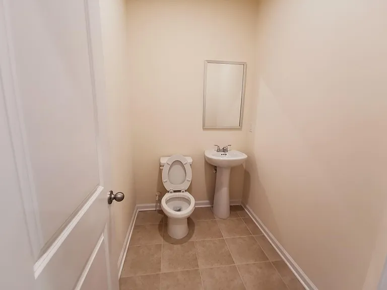 4425 Almanor Cir — Photo 11