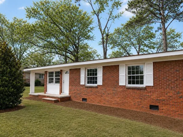 2838 Brooklane Dr, Bessemer, AL 35023