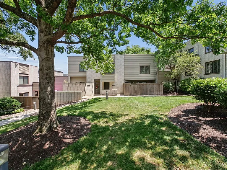 2332 Dana Ave — Photo 2
