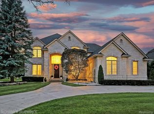 55397 Apple Ln, Utica, MI 48316