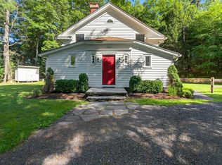 62 Guymard Tpke, Godeffroy, NY 12729
