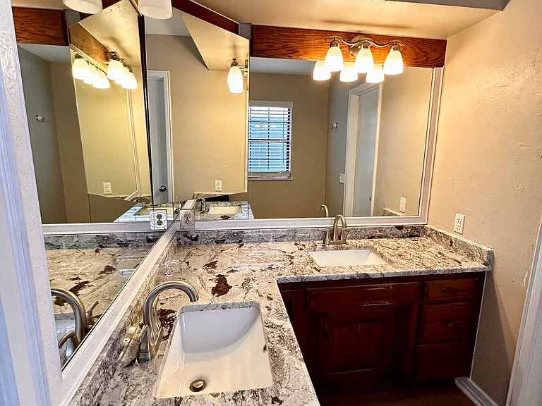 11902 Shady Trail Ln — Photo 13