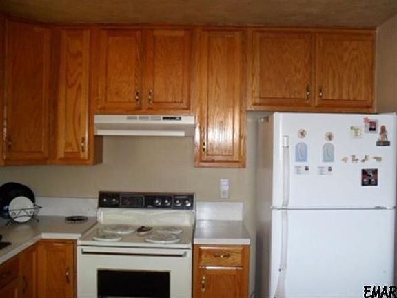 2nd image of 1525 E Randolph Ave