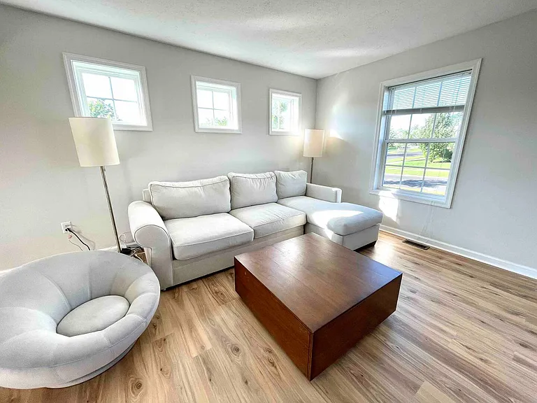 Meadowhawk Ln — Photo 1