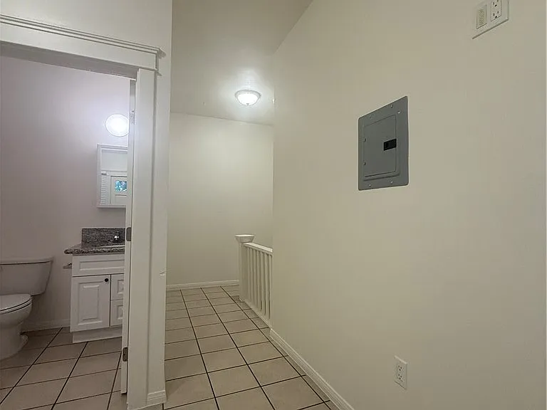 718 Chestnut Ave #4 — Photo 6