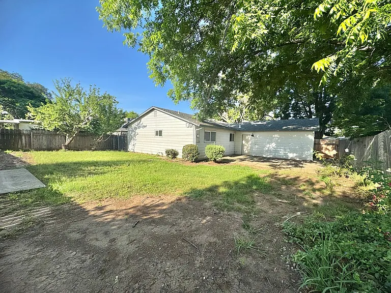 860 Inyo St — Photo 16