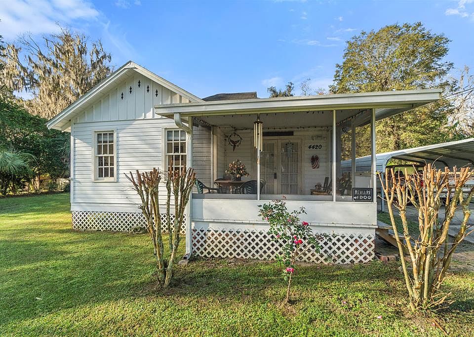 1st image of 4420 SE 18th Ave