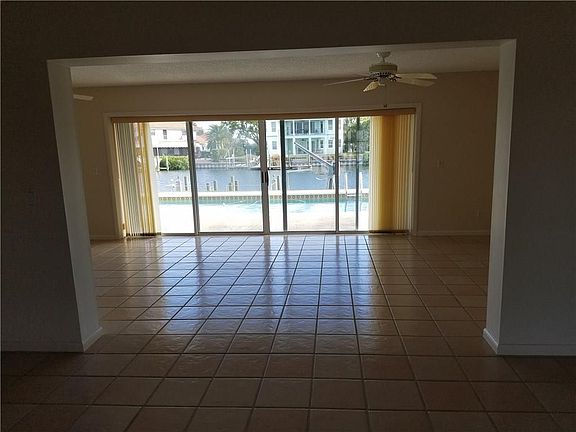 3rd image of 11 Dolphin Dr
