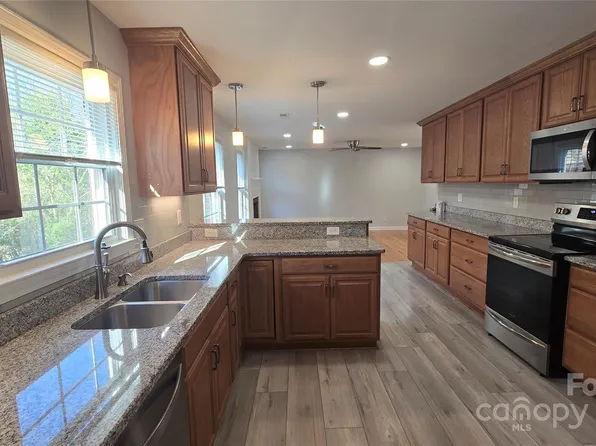 433 Pamela St, Gastonia, NC 28054