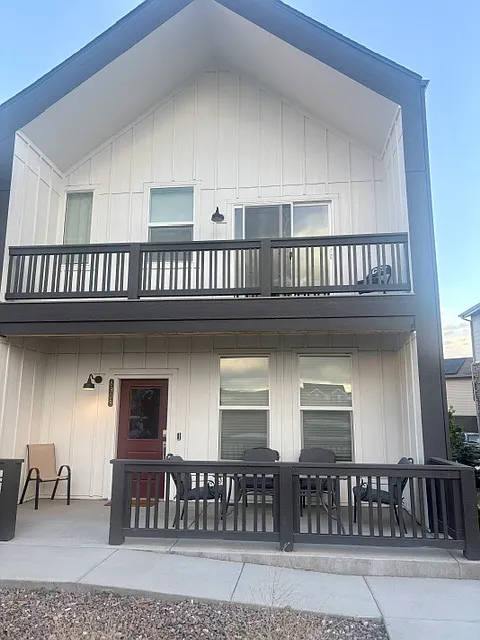 3 bed, 2.5 bath, 1528 sqft, $3,200 — Photo 1