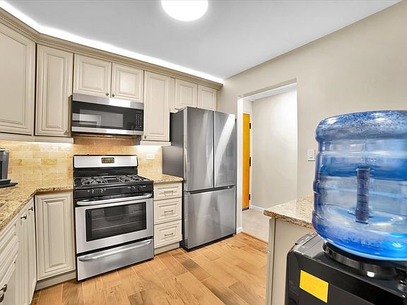 5th image of 950 E Wilmette Rd Unit 325